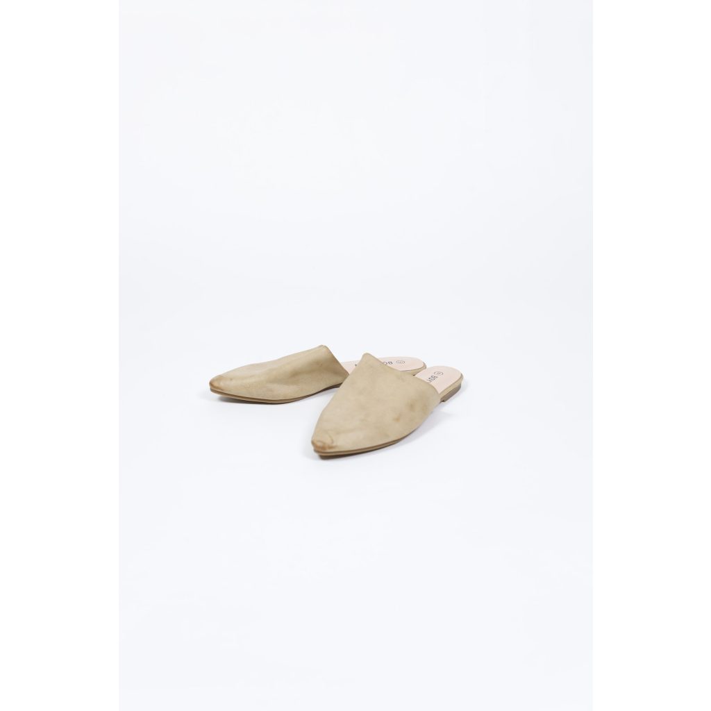 Boy Yun Cream Women’s Leather Flats