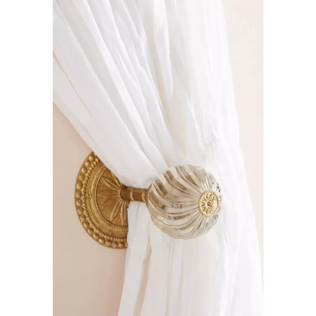 Olympia Tieback