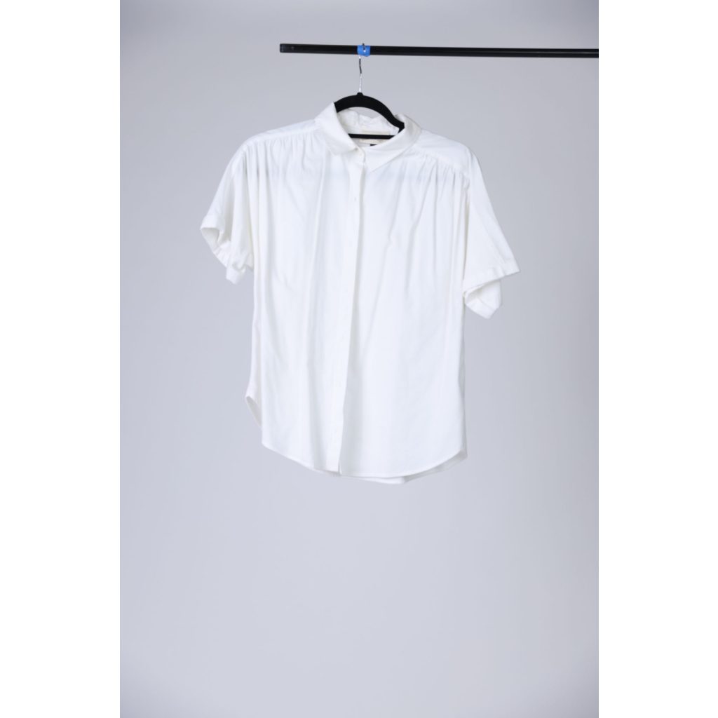Universal ThreadsWhite Women’s Button-Down